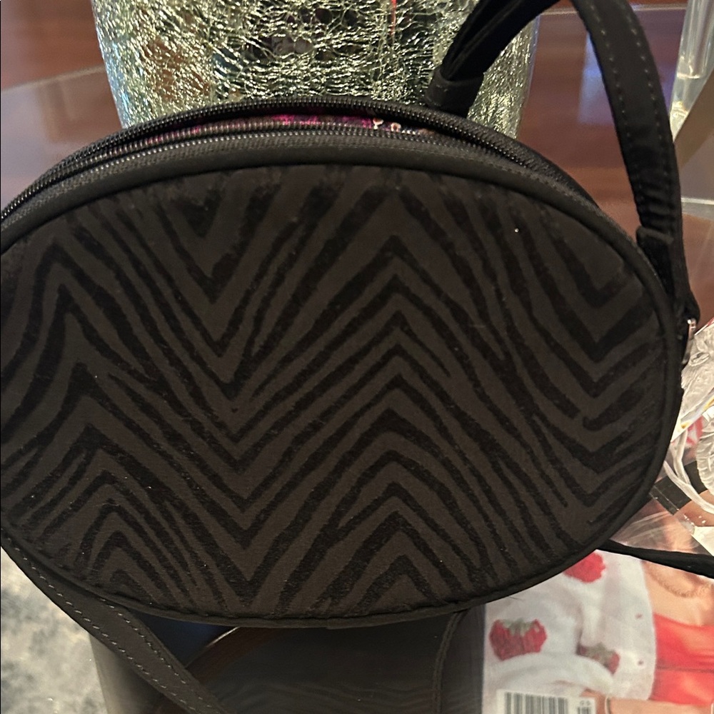 Vera Bradley Black Zebra Pattern small hand bag with long strap - Picture 3 of 5
